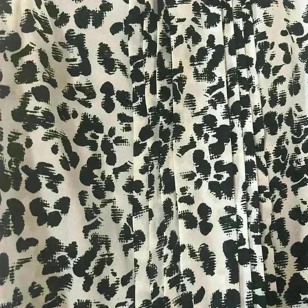 EUC Merona Brand Sleeveless White Blouse with Black Design Women’s XS - Picture 2 of 11